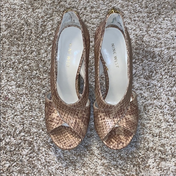 Heels - Picture 3 of 4